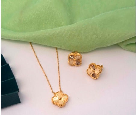 Nidal Jewels | Clover Gold Pendant Set