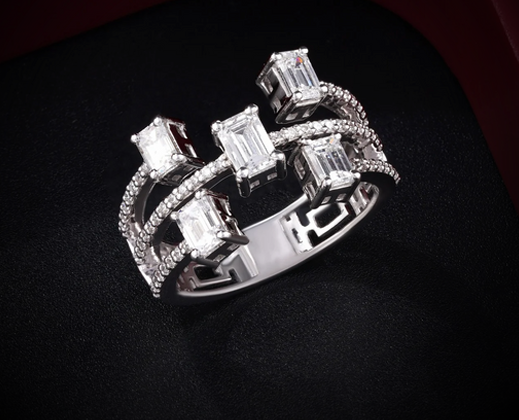 Nidal Jewels | Lustrous Embrace Emerald Shape Ring