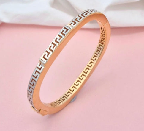 Nidal Jewels | Timeless Twist Kada Bracelet